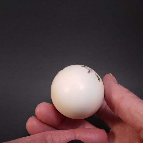 Vintage Hand Painted Asian Art Egg, Bird Wisteria Floral Pattern, Artist Signed - Picture 8 of 10